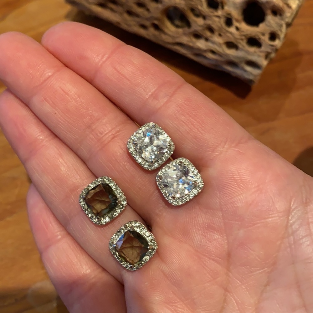 2x Earrings Costume Jewelry
